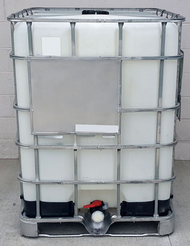 Reacondicionado/Usado - Contenedor de plástico de 330 galones con jaula de metal